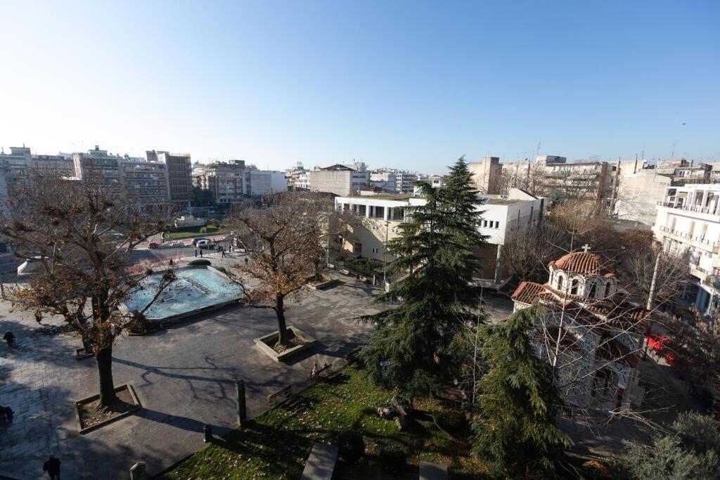 Λάρισα Διαμέρισμα Με Θέα Πλατεία Στο Κέντρο Της Πόλης Lárissa Exterior foto